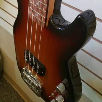 USA G&L L-1500 Mid 2000's NOS Three Tone Sunburst, case and paperwork have escaped! image 5
