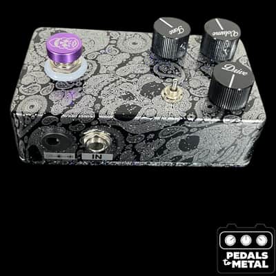 Flattley Guitar Pedals Revolution 2019 - Present - Black / Silver Paisley Skulls - X17035 image 6
