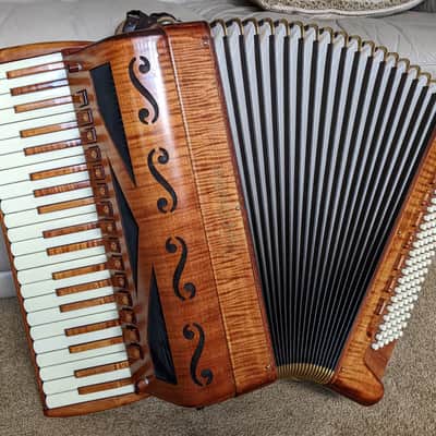 Victoria Poeta Double Chamber Accordion image 1