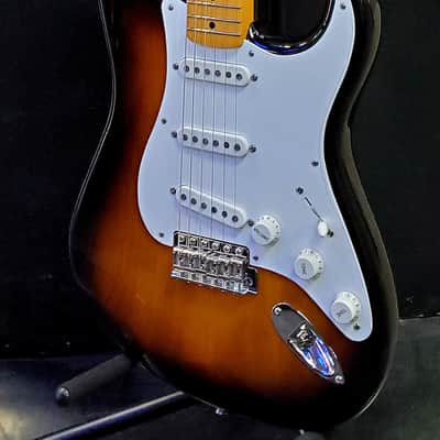 Fender 70th Anniversary American Vintage II '54 Stratocaster 2024 - 2-Color Sunburst image 2