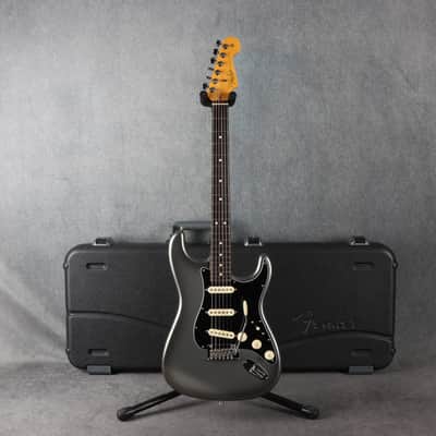 Fender American Professional II Stratocaster Mercury - 2nd Hand image 2