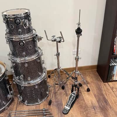 DW DWe 6 piece drum set 2024 - Black Galaxy image 2