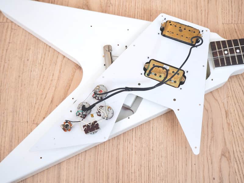 ☆MG8☆新品弦交換済 glassrootsフライングV ホワイト☆ ☆MG8☆新品弦交換済 glassrootsフライングV ホワイト