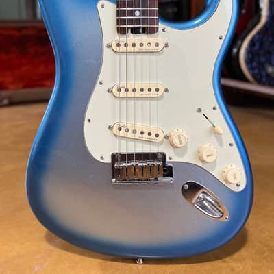 2016 Fender American Elite Stratocaster – Sky Burst Metallic – OHSC image 1