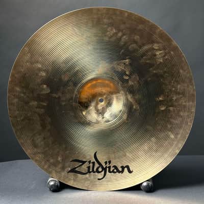 Zildjian 20" Avedis Series Medium Ride Brilliant image 4