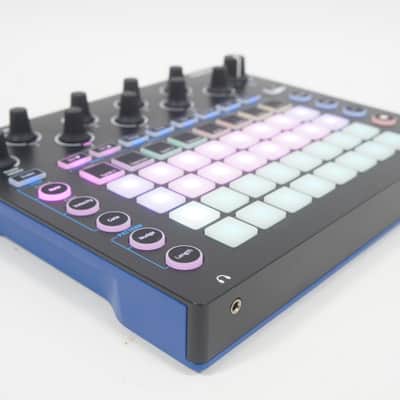 Novation Circuit Groovebox 2 Synth Tracks + 4 Drum Tracks Built-in Speaker w/ 100-240V PSU image 3
