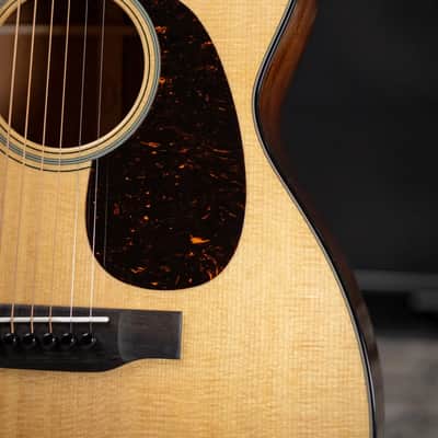 Martin 00-18 Standard Series Electric Guitar with Hardshell Case image 9