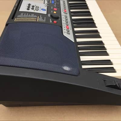 Yamaha PSR-540 Synthesizer Arranger Piano Keyboard + Accessories image 4