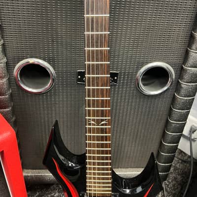 B.C. Rich KKW 90/200s - Black and red image 3