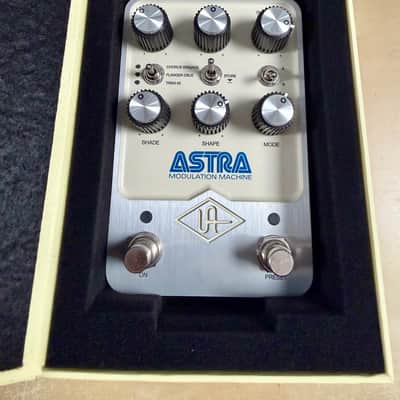 Universal Audio Astra Modulation Machine 2021 - Present - White image 2