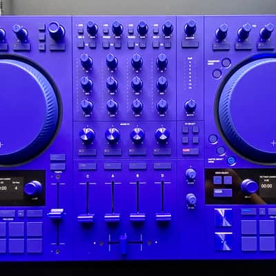 Native Instruments Traktor Kontrol S4 MK3 - Ltd Ultraviolet Edition - As New - Pick Up Only Dublin! image 4
