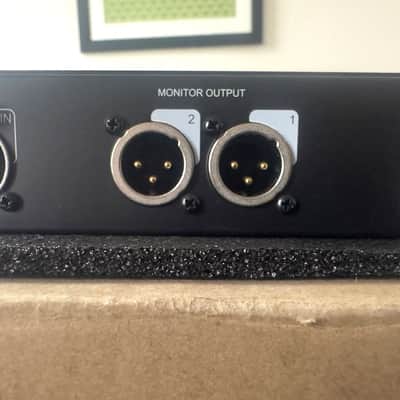 Universal Audio Apollo x16D Thunderbolt Audio Interface with Dante - Present - Silver image 4
