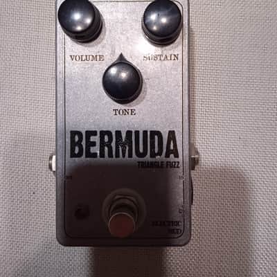 Triangle big muff fuzz clone | Reverb Canada