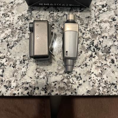 Xvive U4 Wireless In-Ear Monitor System 2019 - 2020 - Black image 7