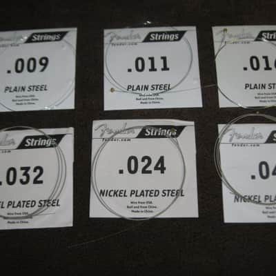 ONE SET new old stock Fender Nickel Plated Steel Electric Guitar Strings (gauge 9 set: 9, 11, 16, 24, 32, 42) P/N: 086-8204-103 and new Fender String Winder (for electric & acoustic guitar) - Model #: 0991028010 image 5