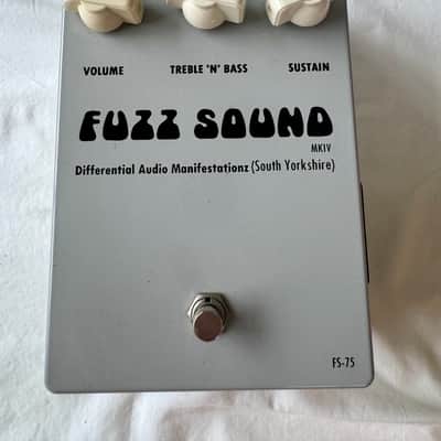 D*A*M*  Differential Audio Manifestationz (South Yorkshire) MKIV, DAM Fuzz Sound FS-75 #051 (2010) – Mint Condition, Early Serial image 1