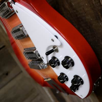 Rickenbacker 350/V63 2022 - Fireglo image 9