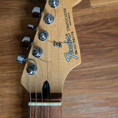 Fender Stratocaster MIM circa 2000 - Lake Placid Blue image 4