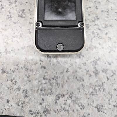 Marshall VT-1 Vibratrem Vibrato and Tremolo Pedal 2010s - Silver image 8