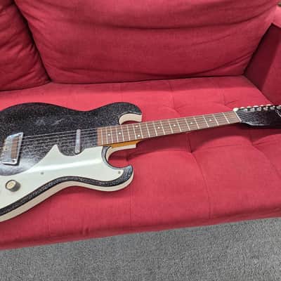 Silvertone Guitar in case with amp - Black Silvertone 1448 image 16