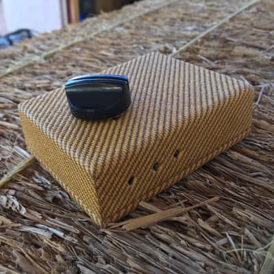 Stami's Customs - Tweedy Bird 8 Ohm 65 Watt Speaker Attenuator for Tube Amp in Lacquered Tweed image 3