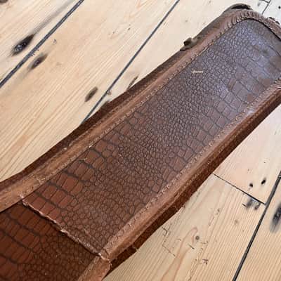 1960s Gibson Faux Alligator Chipboard Guitar Case in Terrible Condition image 5