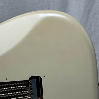Fender Player Plus Stratocaster Guitar 2022 - Olympic Pearl / Maple neck image 9