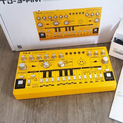 Behringer TD-3 Analog Bass Line Synthesizer 2019 - Present - Amber image 1