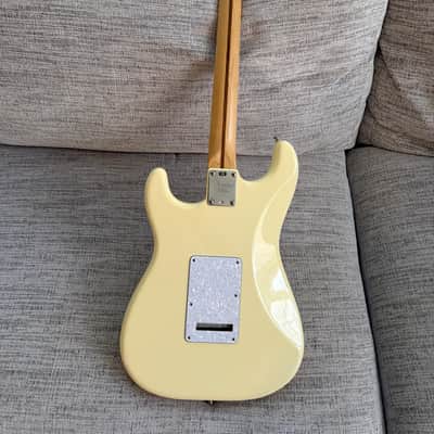 Fender American Special Stratocaster with Maple Fretboard 2015 - 2018 - Olympic White image 3