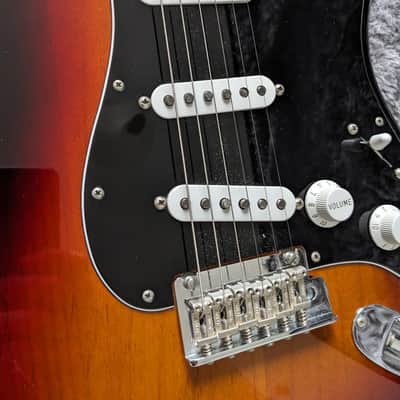 Fender American Professional Stratocaster with Rosewood Fretboard 2017 - 2019 - 3-Color Sunburst image 5