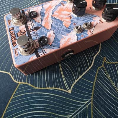 Walrus Audio Kangra Filter Fuzz 2019 - Pink image 3