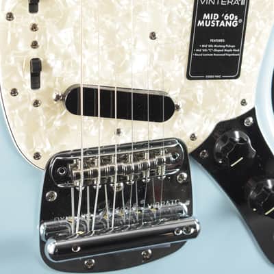 Fender Vintera III Mid '60s Mustang Sonic Blue Rosewood Fingerboard image 3