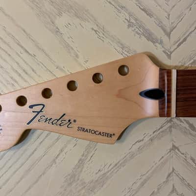 Fender Standard Series left hand Stratocaster Pao Ferro Neck 2022 - Maple satin image 2