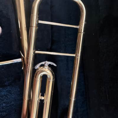 Valve trombone, with case and mouthpiece image 6