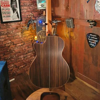 Vintage 3 OMc SR SB SPA 118373 with FREE Furch Guitar Strap and Original CNR image 3