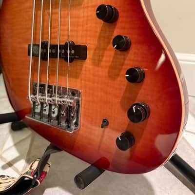 Sire Marcus Miller V10 5-String 2020 image 4