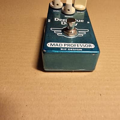 Mad Professor Deep Blue Delay PCB 2013 - Blue image 5