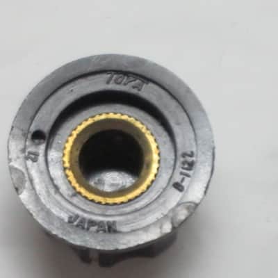 ONE used Toya B-1122 Vintage Boss Pedal Replacement KNOB, JAPAN, 1980s, fits split shaft pot - for OD1,DM2,PH1,CE2&more [NO pot/NO pedal(s)] black hard plastic, top side has silver colored reflector, 1 set screw, center under-side is brass color metal image 3
