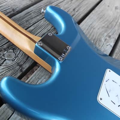 Fender Stratocaster MIM 2009 - Lake Placid Blue image 8