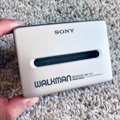 SONY WM-FX877 Walkman Cassette Player ! EX Looking ! Working ! image 4