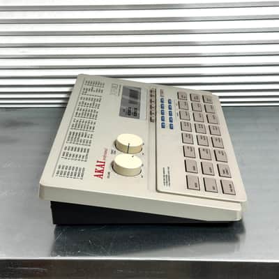 Akai XR-10 image 4