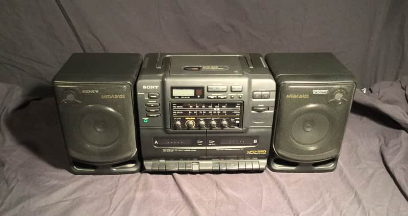 Sony CFD-550 Mega Bass CD Radio Dual Cassette Recorder Boom Box with Detachable Speakers Black image 1