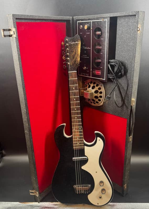 Silvertone 1448 With Case Amp 1962 - 1967 - Black image 1
