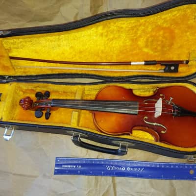 Suzuki Model 220 (1/10 Size) Violin, Japan 1975, with case & bow image 1