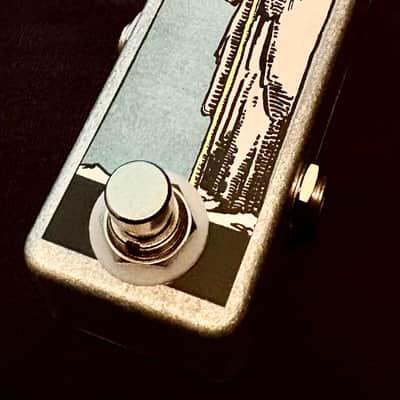 Saturnworks Latching Kill Mute Switch Killswitch Guitar Pedal with Hermit Graphic & LED + Neutrik Jacks - Handcrafted in California
