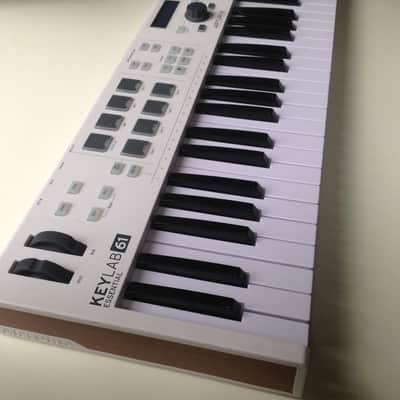Arturia KeyLab Essential 61 MIDI Controller 2017 - Present White image 2