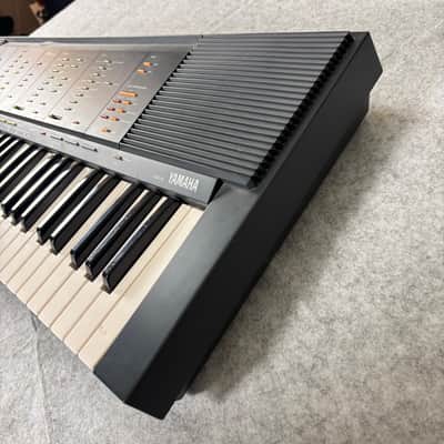 Immagine Vintage 1985 Yamaha PSR-70 61 Key Touch Portable Electronic Keyboard - 11