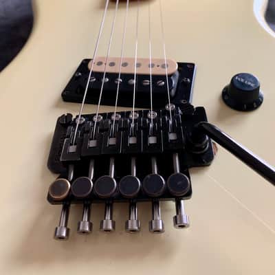 Kramer USA Baretta 1986 - Cream w. matching headstock (Rare) image 10