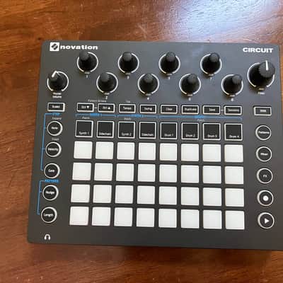 Novation Circuit Groovebox 2015 - 2021 - Black image 3
