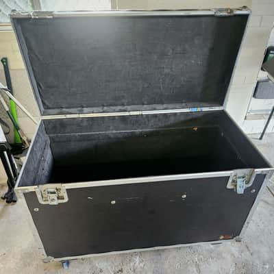 Heavy Duty Road Case / Tour Case with Castors image 1